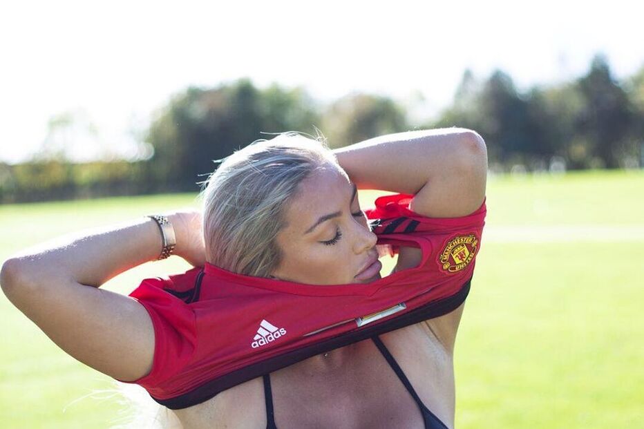 Lucy Nicholson é a adepta mais sexy do Manchester United