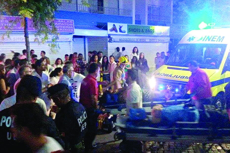 Vítimas ficaram estendidas no chão da avenida Tomás Cabreira  