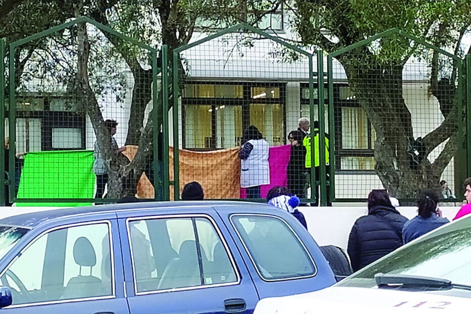 Menino morre no recreio da escola quando brincava com os colegas