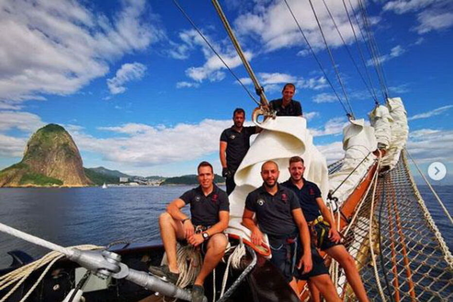 Jorge Jesus recebe navio-escola ‘Sagres’ no Brasil