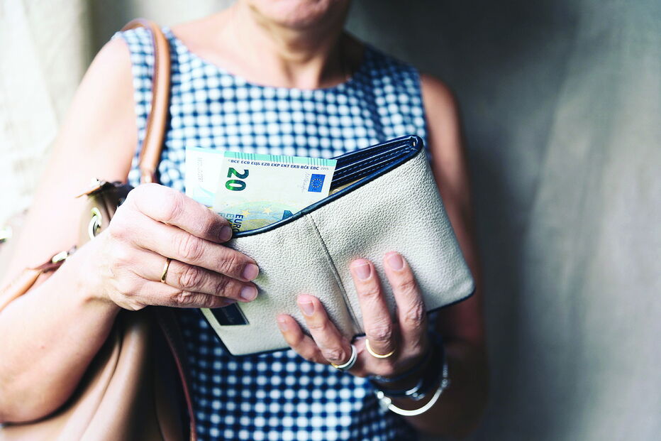 Suspeita conseguiu que um casal lhe entregasse 600 euros 