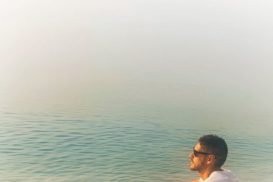 Ângelo Rodrigues mostra cicatriz