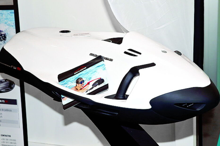 7845 €  é o preço de ‘conduzir’ sobre e debaixo de água a 14 km/h durante 50 minutos.