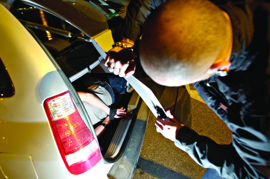 Jovens tiveram problemas na noite da capital e, sem dinheiro para regressarem ao Porto, decidiram sequestrar um taxista