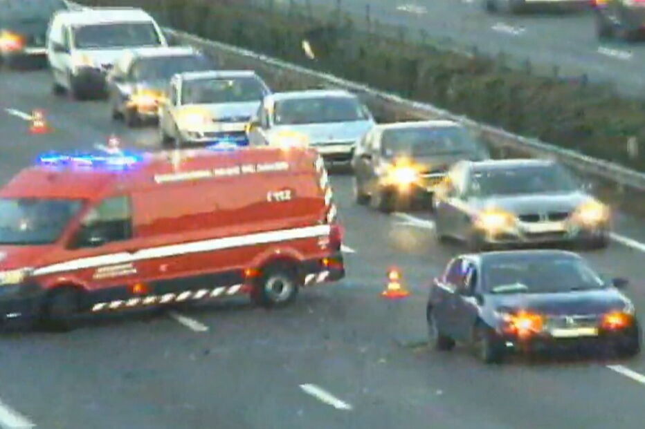 Acidente na A5 em Oeiras condiciona trânsito no sentido Cascais - Lisboa