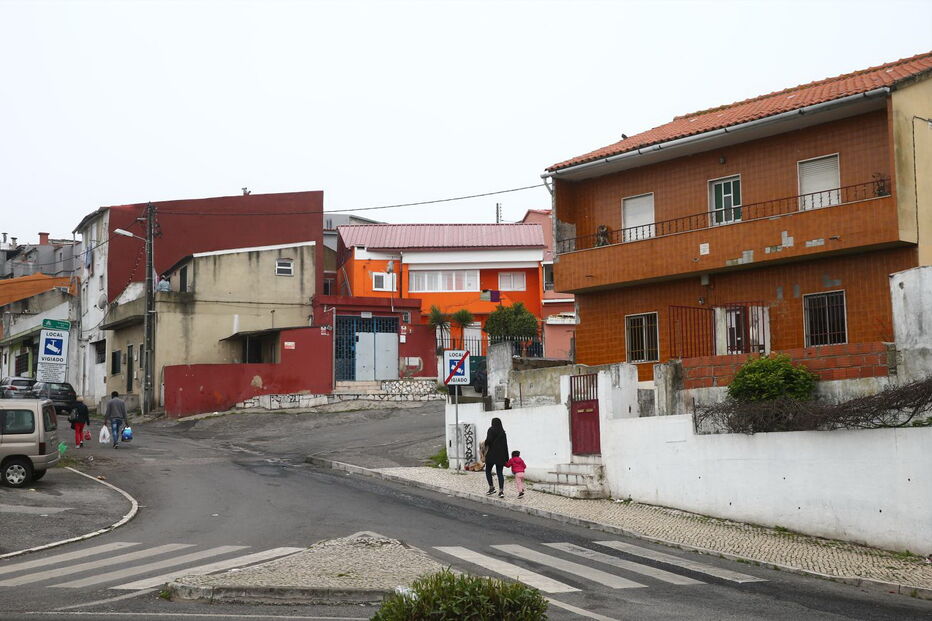 Homem morre no hospital após ser esfaqueado na Cova da Moura