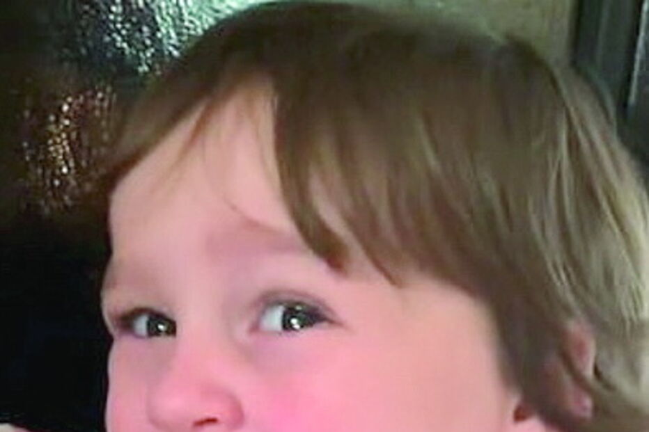 Criança come pimento demasiado picante