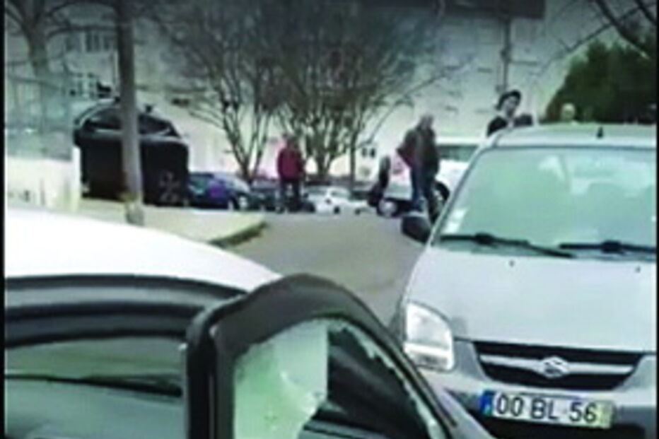 Carros vandalizados durante a noite em Cascais