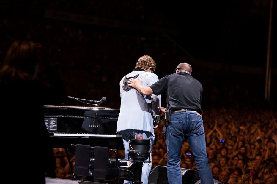 Elton John abandona concerto