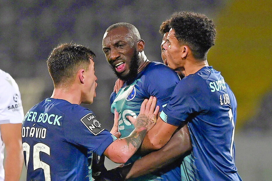 Marega insurgiu-se contra os insultos racistas aos 69’ e pediu para ser substituído 
