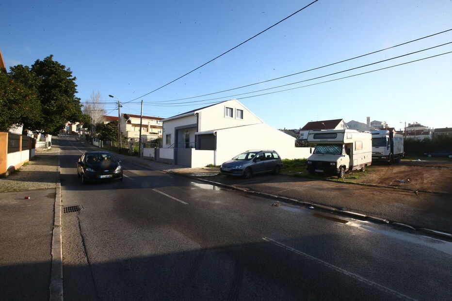 Homem morto à facada durante rixa nas imediações de esquadra em Sintra