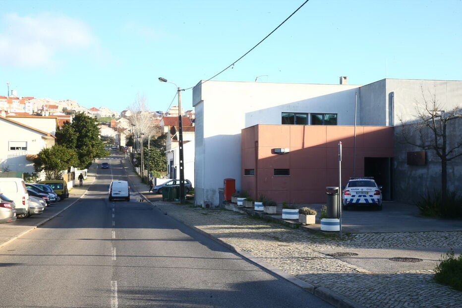 Homem morto à facada durante rixa nas imediações de esquadra em Sintra