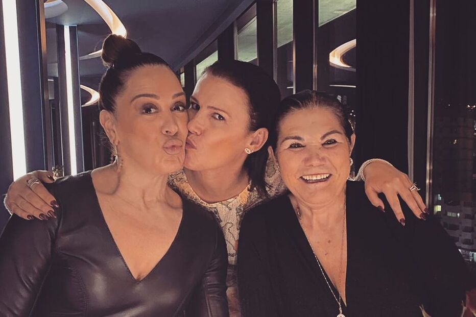 Elma e Dolores Aveiro com Cláudia Raia