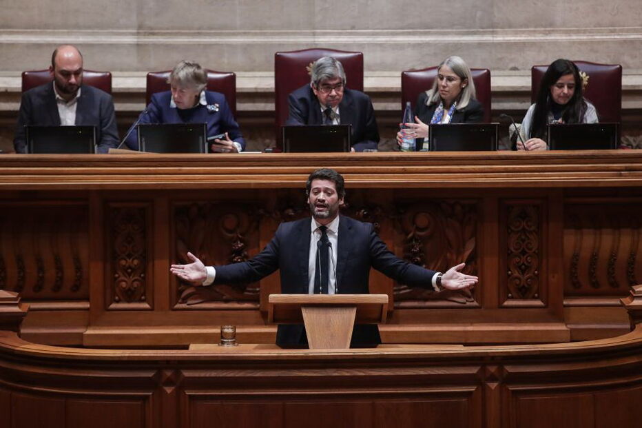 André Ventura durante a sessão plenária 