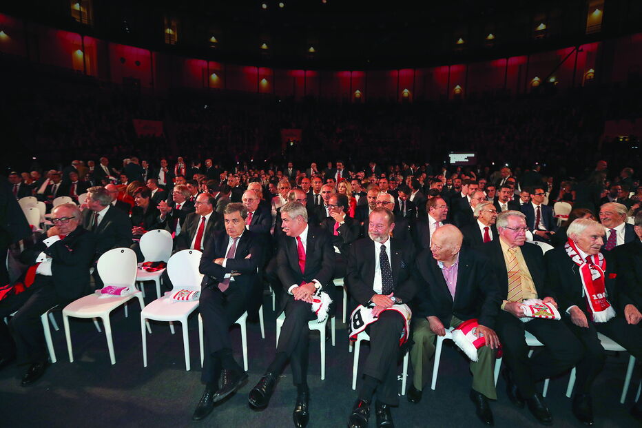 Benfica pretende evitar as cadeiras vazias durante cerimónia  