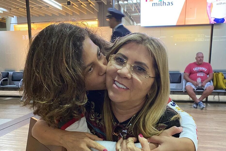 Iran Ângelo viaja com os filhos e a irmã para a República Dominicana