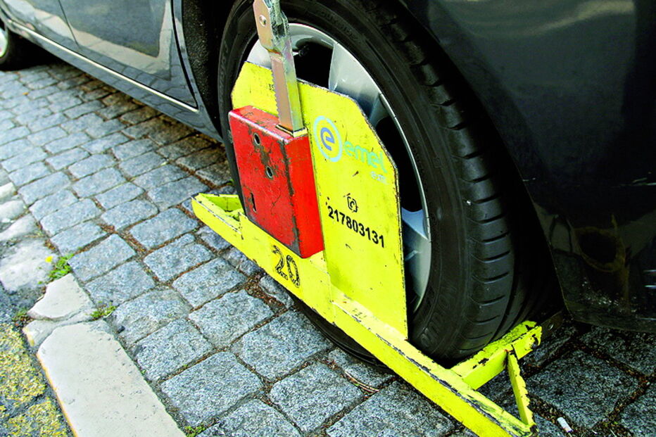 PSP prende homem a serrar bloqueador da EMEL em Lisboa