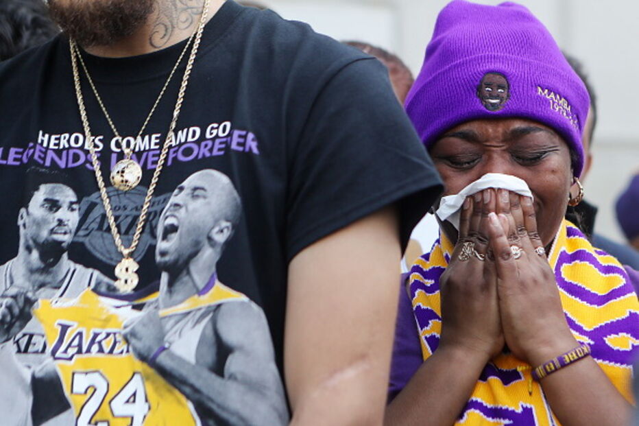 Estrelas da NBA e 20 mil adeptos prestam última homenagem a Kobe Bryant
