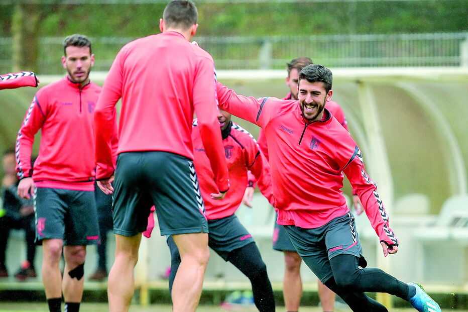 Paulinho em ação no treino desta terça-feira da equipa do Sp. Braga