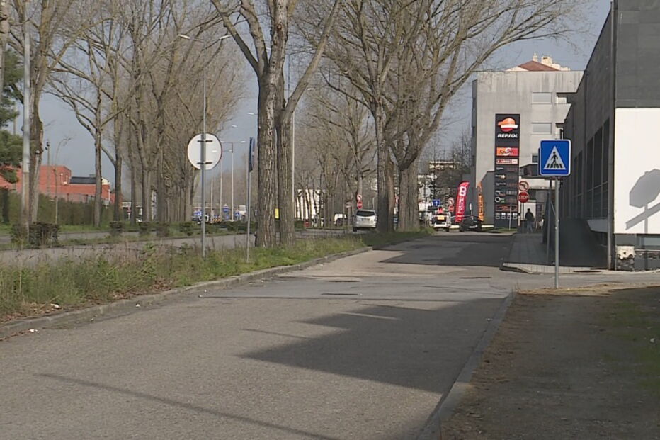 2020-02-27_10_17_04 Homem de 35 anos baleado na via pública em Aveiro. Dois suspeitos em fuga.jpg