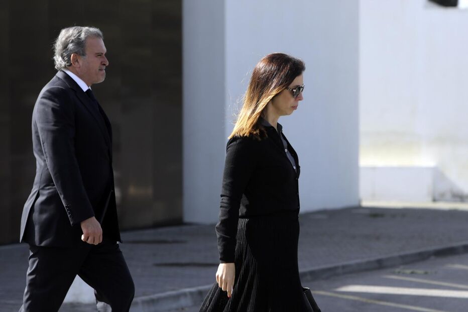 Miguel Relvas e a mulher.JPG