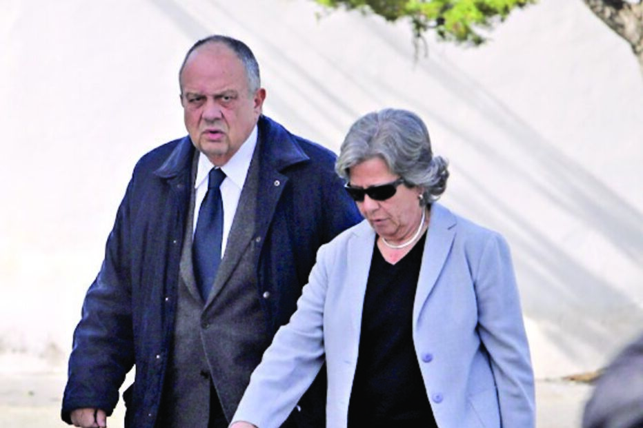 João Soares com a irmã Isabel     