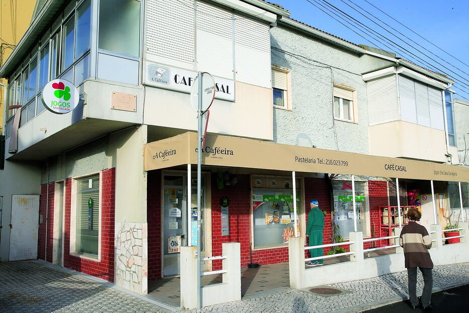 Apostas foram submetidas no café Casal, em Famões, que estava encerrado  