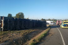 Homem de 58 anos ferido após despiste de camião em Sines