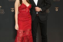 Ruben Dias com a namorada, April Ivy