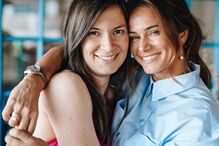 Cláudia Vieira e a irmã Carina