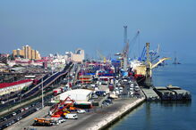 Despachantes oficiais parados devido à greve dos estivadores