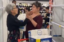 Corrida aos supermercados é provocada pelo surto do vírus.