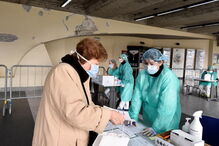 Médico italiano compara surto de coronavírus à guerra. As imagens arrepiantes dos hospitais em Itália