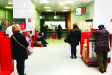 Correio institucional e correio azul registaram quebras no ano passado. O serviço postal rendeu 484 milhões   