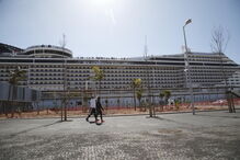 Cruzeiro proveniente do Brasil com 1338 passageiros a bordo atracou em Lisboa. 27 portugueses fazem teste ao coronavírus