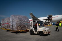 Primeiro avião com equipamento médico já chegou ao Porto