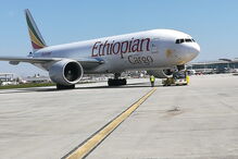 Primeiro avião com equipamento médico já chegou ao Porto	