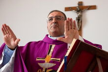 Quando a missa e as palavras de conforto chegam pelas redes sociais em tempos de pandemia