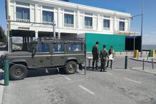 Forças Armadas distribuem refeições aos sem-abrigo em Lisboa durante Estado de Emergência