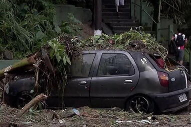 Bombeiros de São Paulo procuram 29 desaparecidos após tempestade que matou 19 pessoas