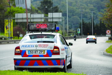 Viatura da Divisão de Trânsito da PSP