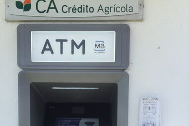 Roubam desinfectantes das caixas de multibanco em Vila do Conde