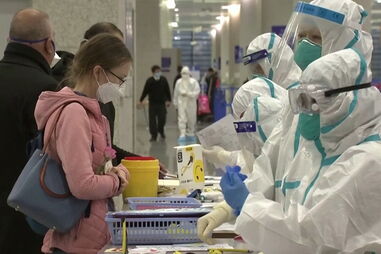 China suspende entrada de estrangeiros com vistos chineses e autorizações de residência