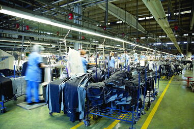 Alterações quanto à reintegração, despedimentos e serviços mínimos na reforma laboral levantam dúvidas constitucionais