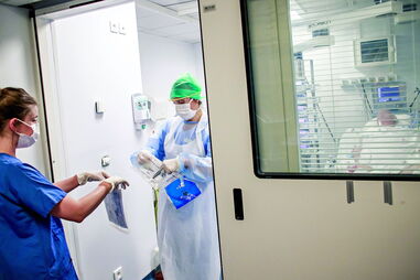 Regressa a polémica à volta dos métodos de Didier Raoult, especialista em doenças contagiosas