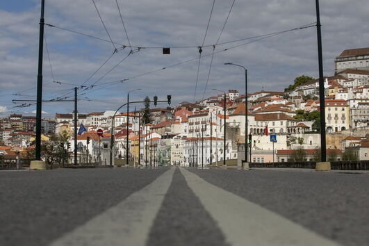 Ruas de Coimbra estão desertas