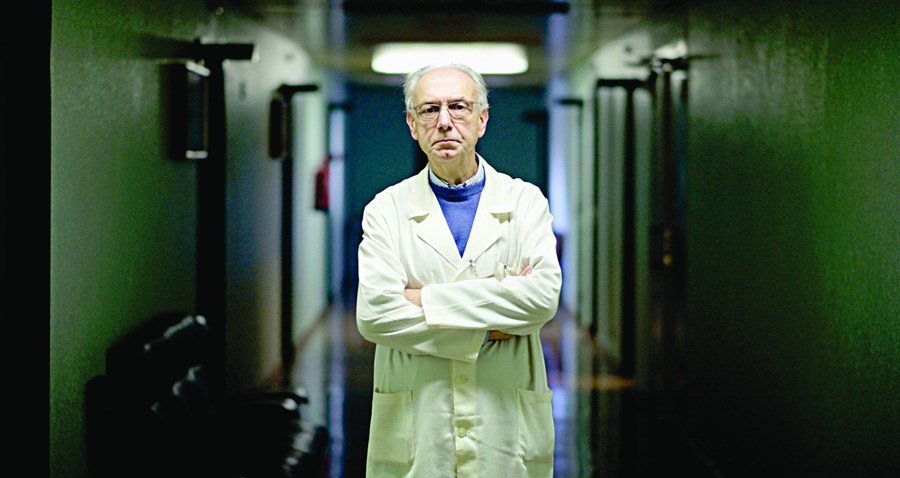 José Gabriel Saraiva da Cunha, médico infeciologista e professor do Centro Hospitalar Universitário de Coimbra, diz que o Covid-19 é mortal, mas que não é o maior desafio à Saúde dos portugueses que circula neste momento. 
