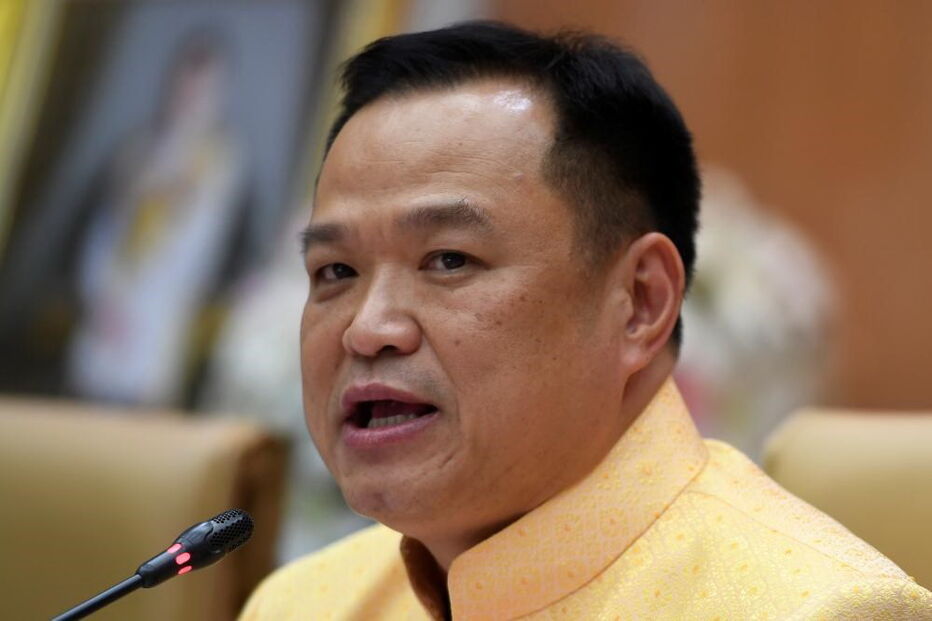 Anutin Charnvirakul, vice-primeiro-ministro tailandês