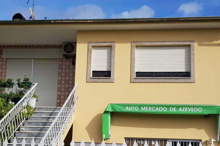 Pai e filho ameaçados em assalto dentro da própria casa em Santa Maria da Feira