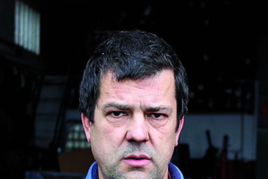 Henrique Nijo conta que cheiro entra pelas casas 